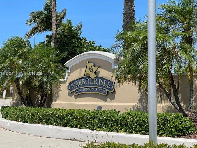 19 W Harbour Isle Dr W #103, Fort Pierce, FL 34949