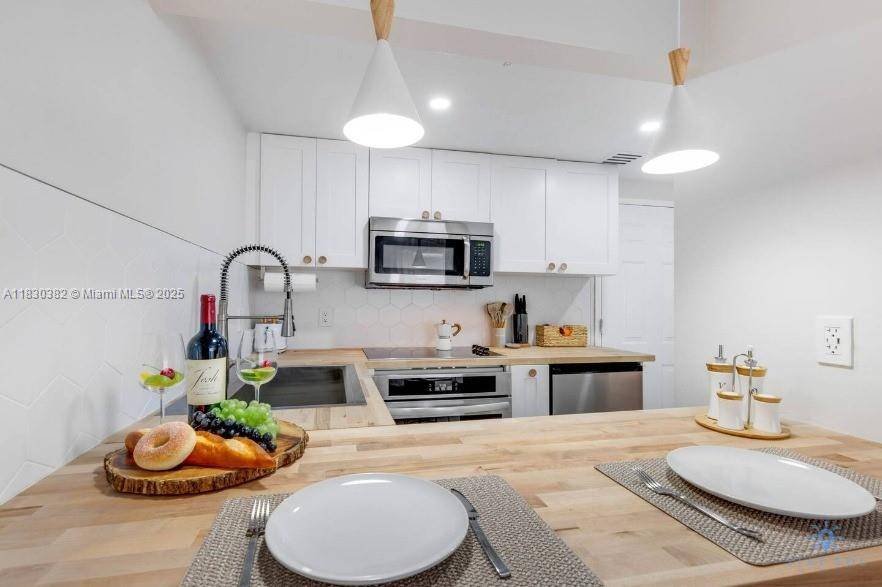 Miami Beach, FL 33141,7326 Collins Ave #201