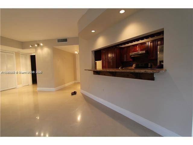 Aventura, FL 33180,21075 NE 34th Ave #103-2
