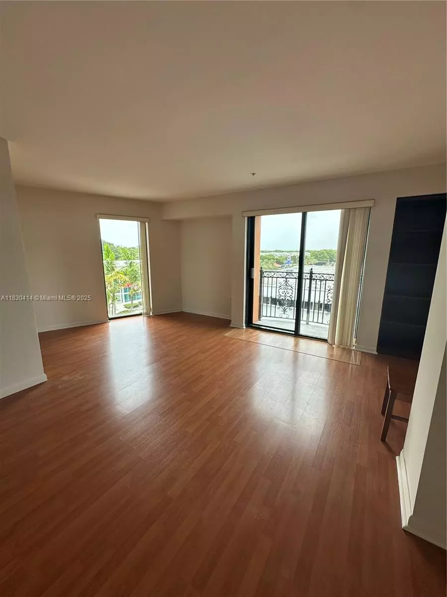 South Miami, FL 33143,5729 SW 72nd Ave #5729