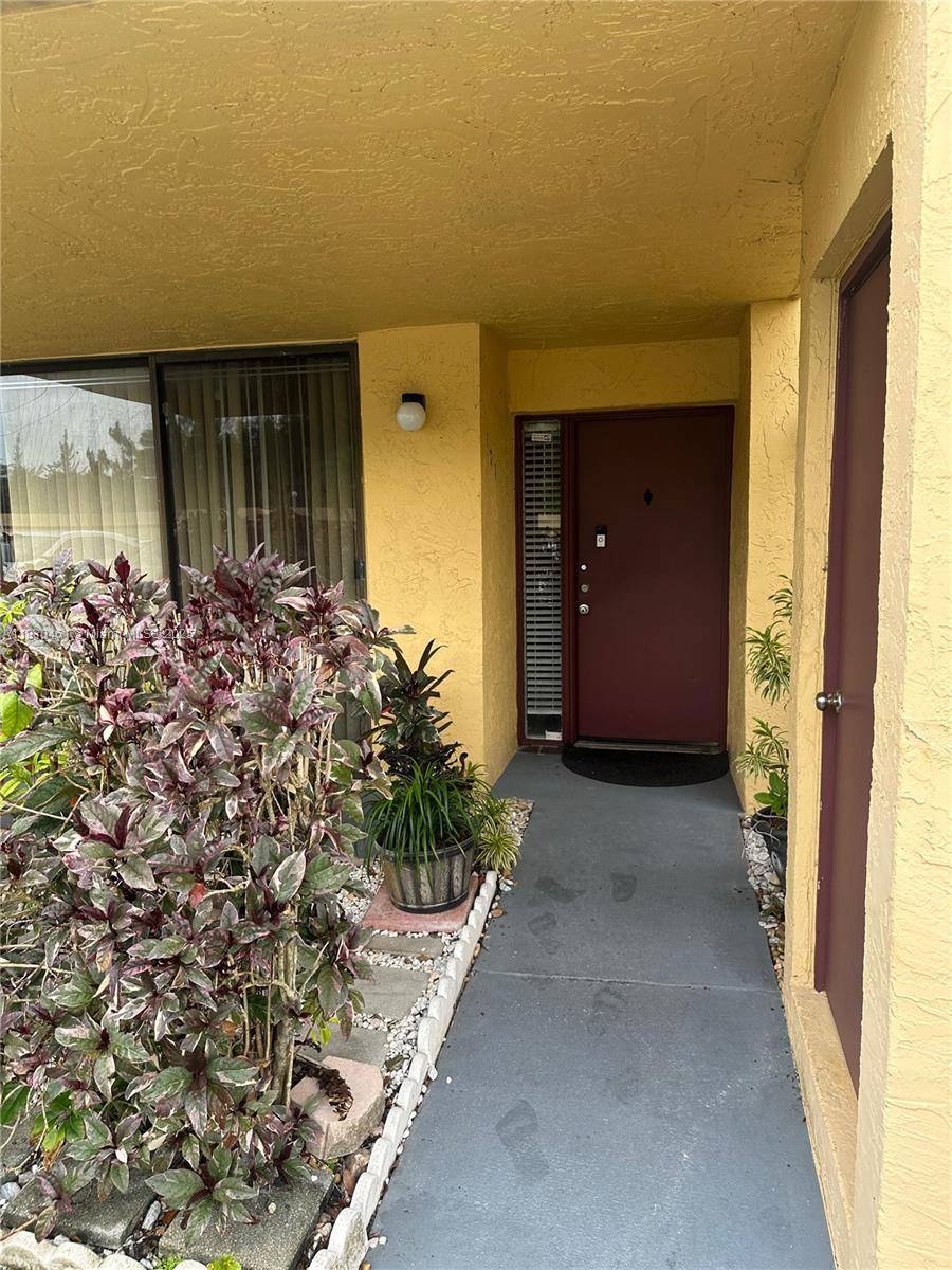 Miami Gardens, FL 33169,430 NW 214th St #101