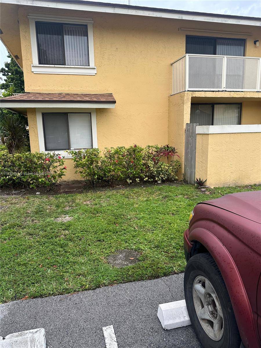Miami Gardens, FL 33169,430 NW 214th St #101