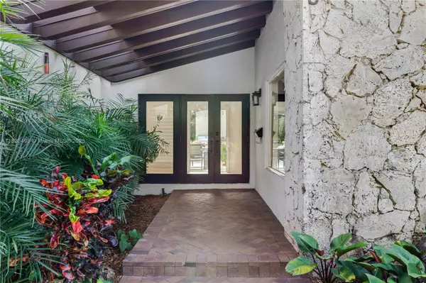 Coral Gables, FL 33146,4830 San Amaro Dr