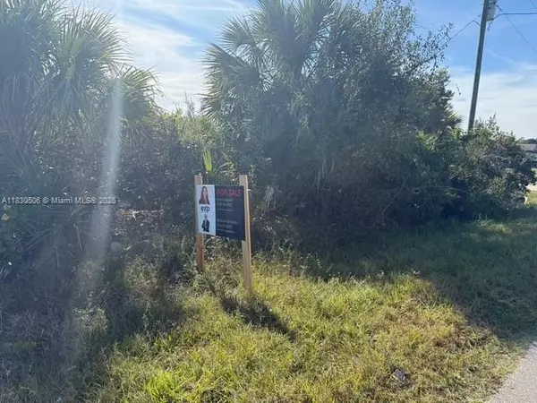 Lehigh Acres, FL 33971,3207 53rd St W