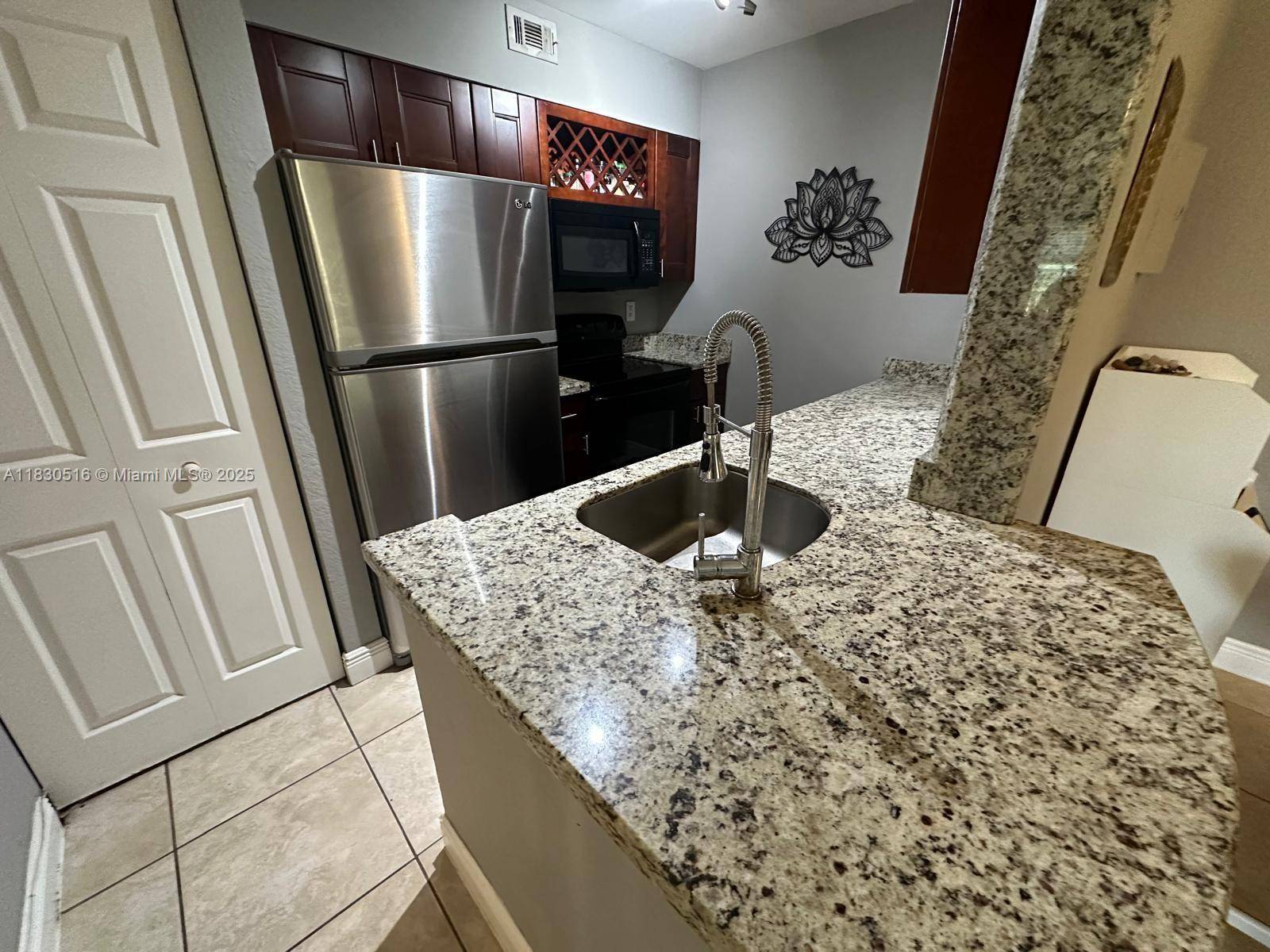 Oakland Park, FL 33309,2841 N Oakland Forest Dr #205