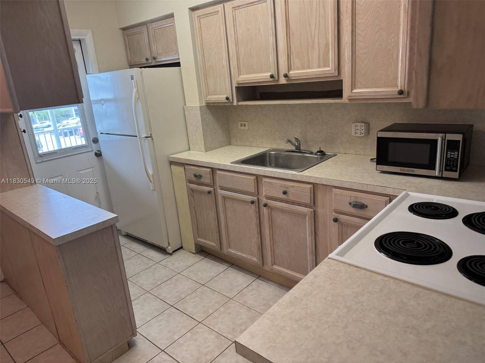 Coral Gables, FL 33146,6580 Santona St #A34