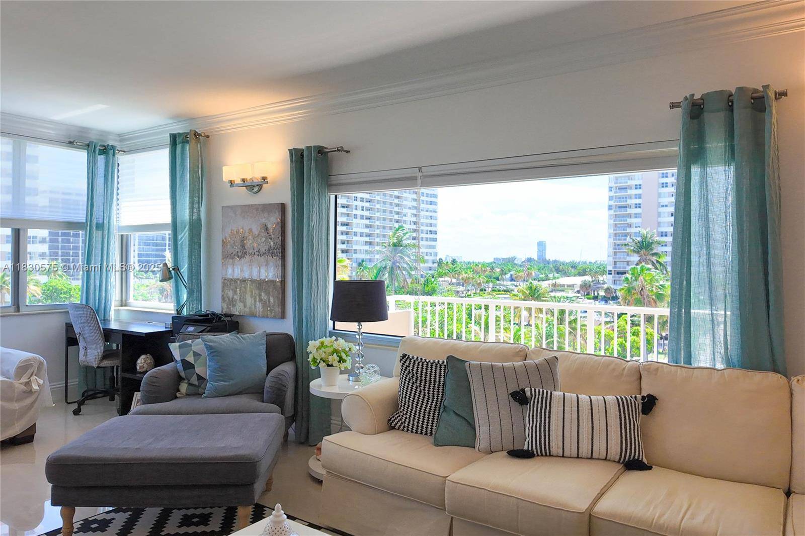 Hallandale Beach, FL 33009,1950 S Ocean Dr #4E