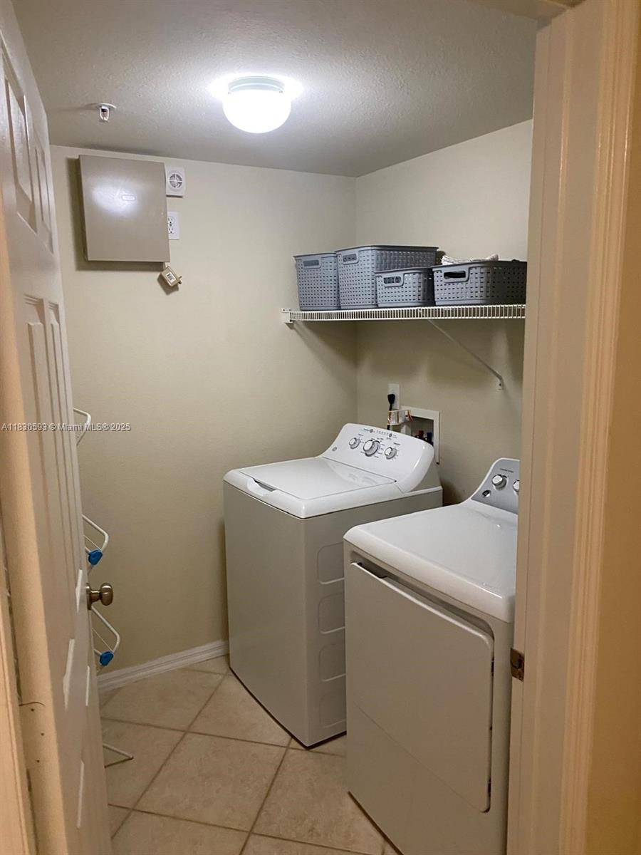 West Palm Beach, FL 33411,6400 Emerald Dunes Dr #303