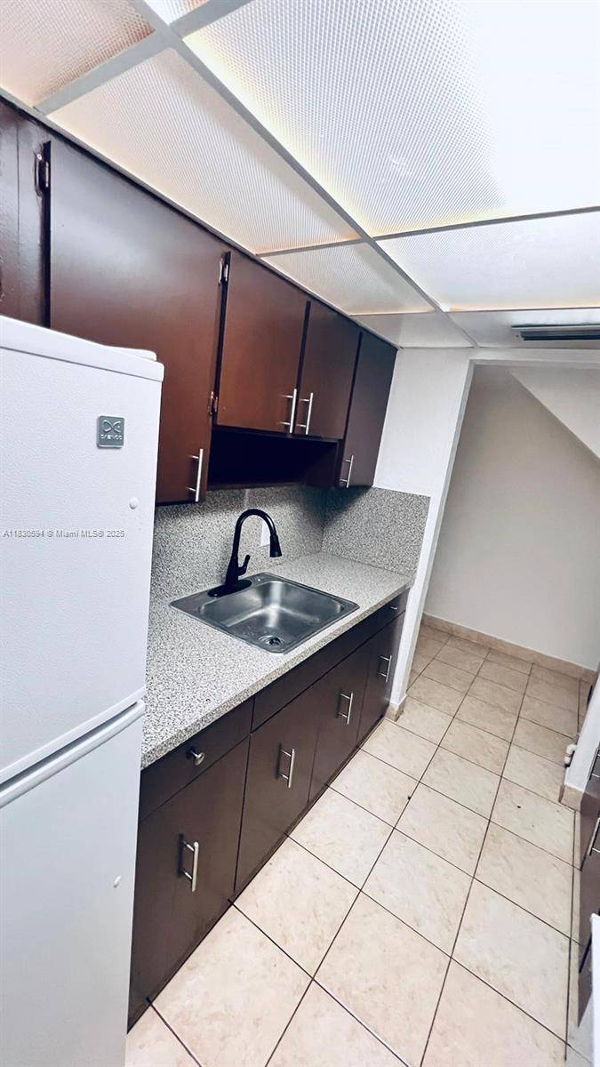 Hialeah, FL 33012,1305 W 53rd St #406