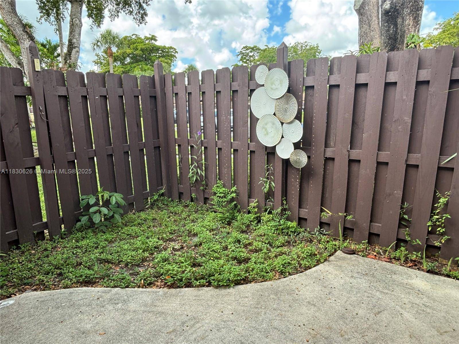 Hollywood, FL 33024,115 Fox Rd #2-41