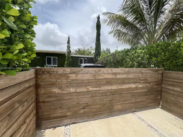 Miami, FL 33150,323 NW 105th St