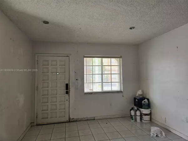 Hialeah, FL 33016,2277 W 69th St #2277A