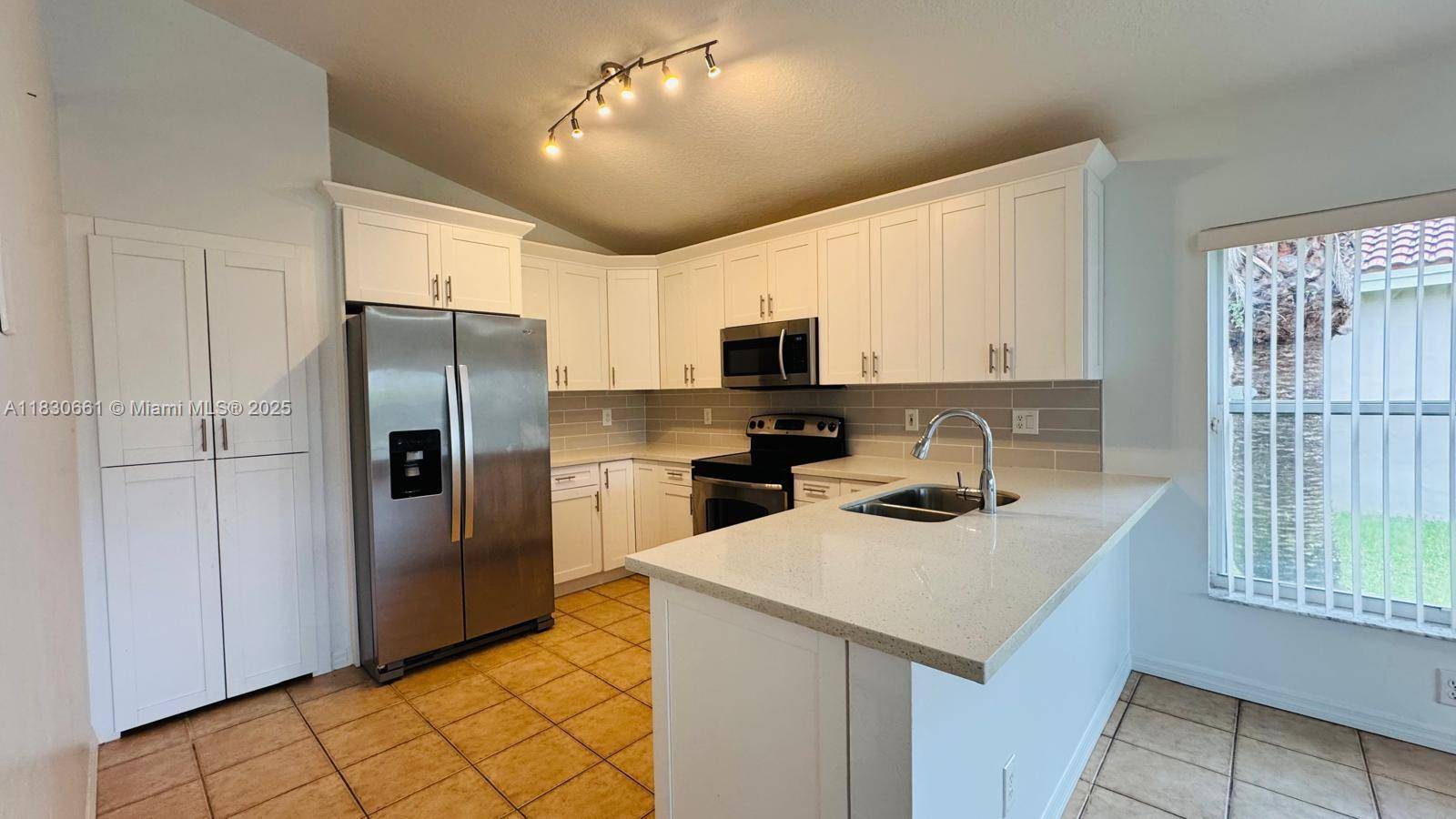 Pembroke Pines, FL 33027,16384 SW 7th St #16384