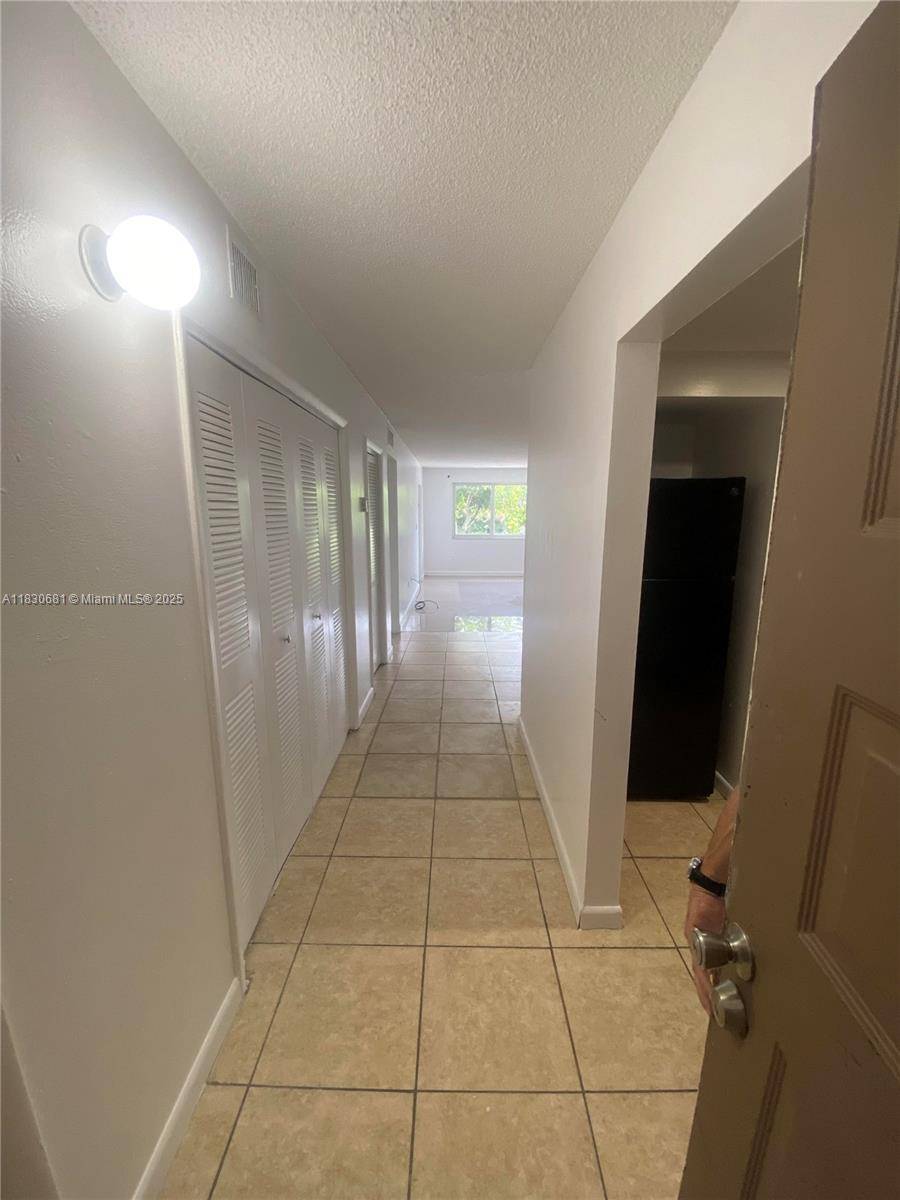Hialeah, FL 33015,6930 Miami Gardens Dr #1-202