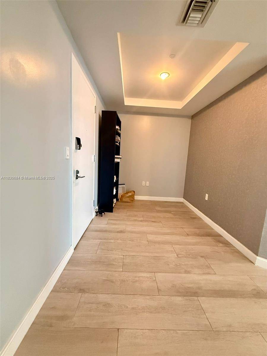 Miami, FL 33130,45 SW 9th St #1906