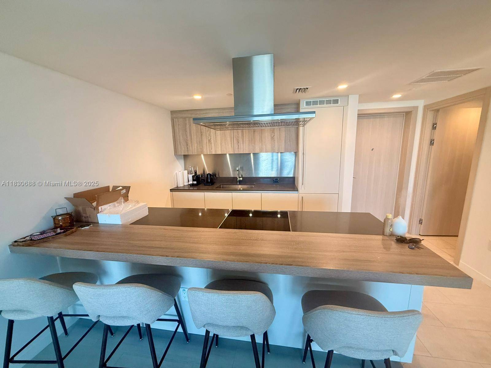 Miami, FL 33131,1000 Brickell Plz #2008
