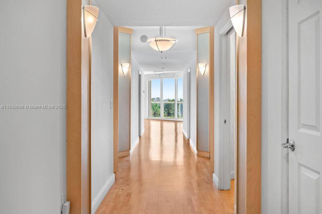 Hollywood, FL 33019,6051 N Ocean Dr #502
