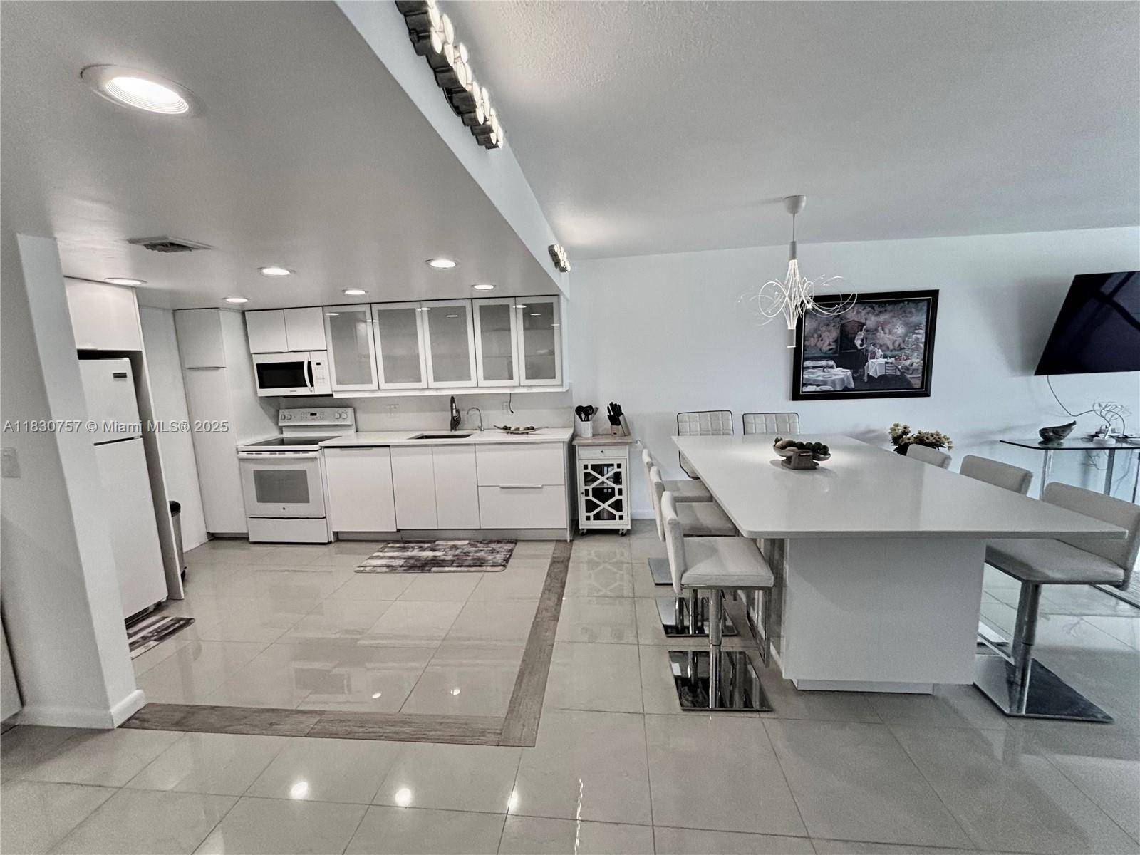 Pompano Beach, FL 33069,3051 S Palm Aire Dr #201