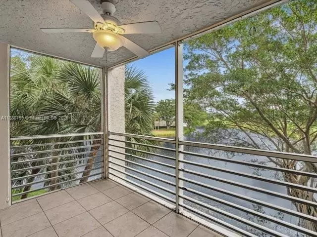 9311 Orange Grove Dr #301, Davie, FL 33324