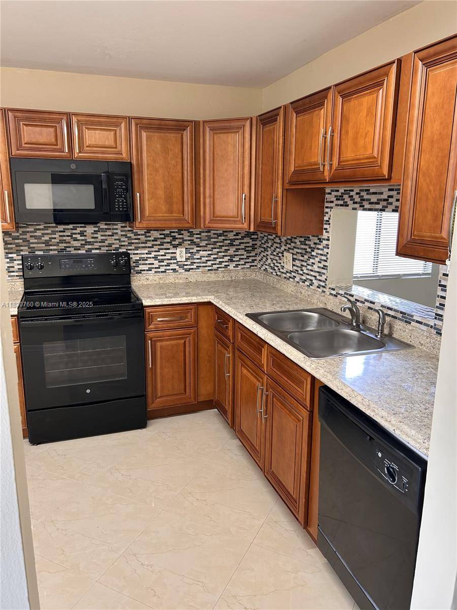7941 Southgate Blvd #A7, North Lauderdale, FL 33068
