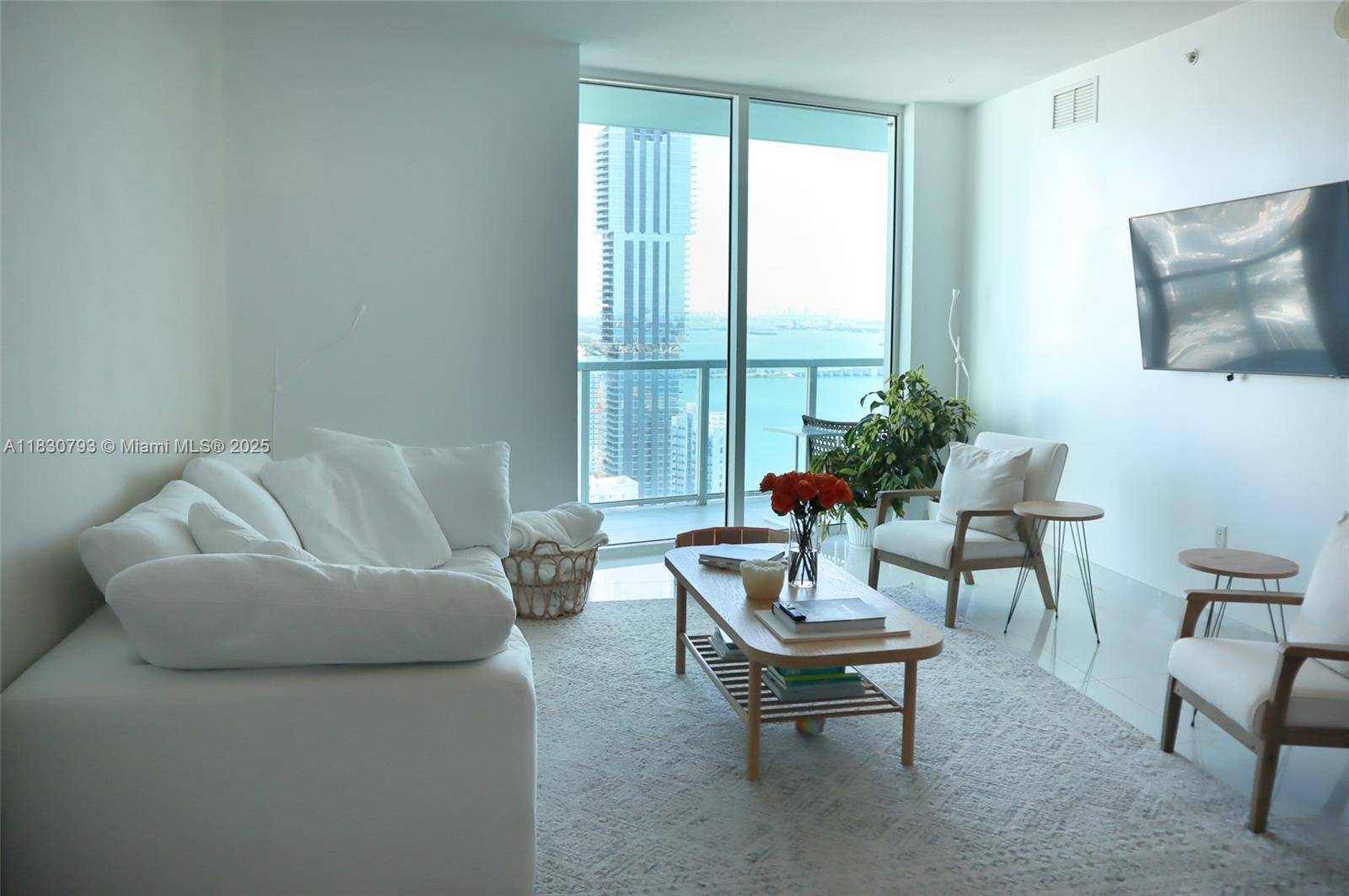 Miami, FL 33132,1900 N Bayshore Dr #3804