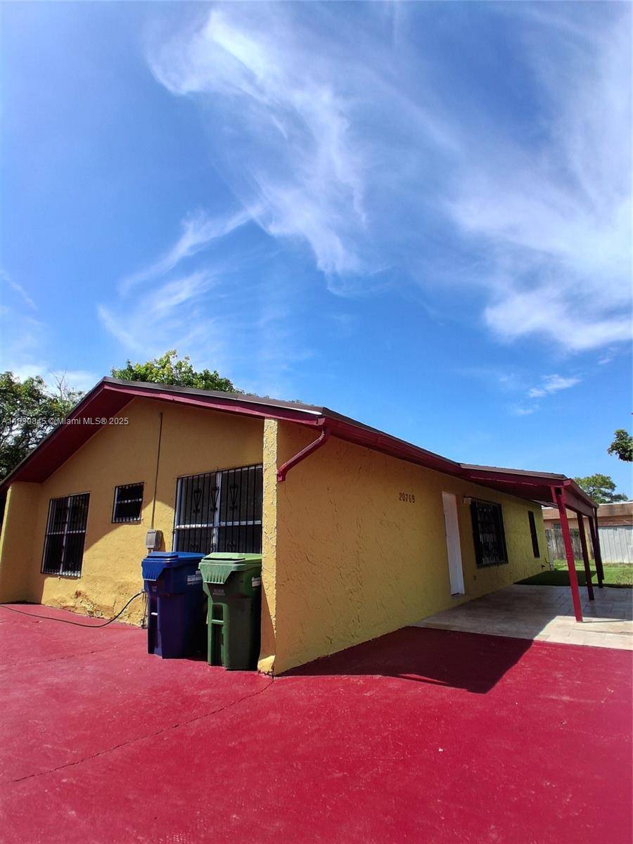 Miami Gardens, FL 33055,20769 NW 41st Ave Rd