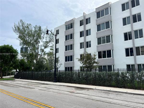 250 180th Dr #205, Sunny Isles Beach, FL 33160