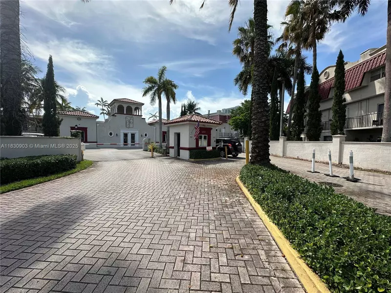 6707 N Kendall Dr #113, Pinecrest, FL 33156
