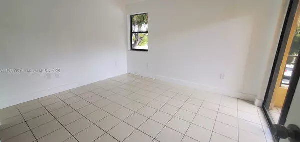 Sweetwater, FL 33172,530 NW 114th Ave #202