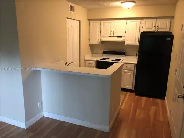 Hollywood, FL 33021,620 S Park Rd #33-2