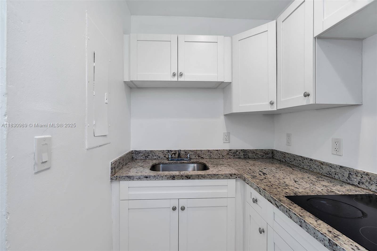 Opa Locka, FL 33054,2047 Lincoln Ave #1