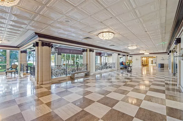 Hallandale Beach, FL 33009,2030 S Ocean Dr #216