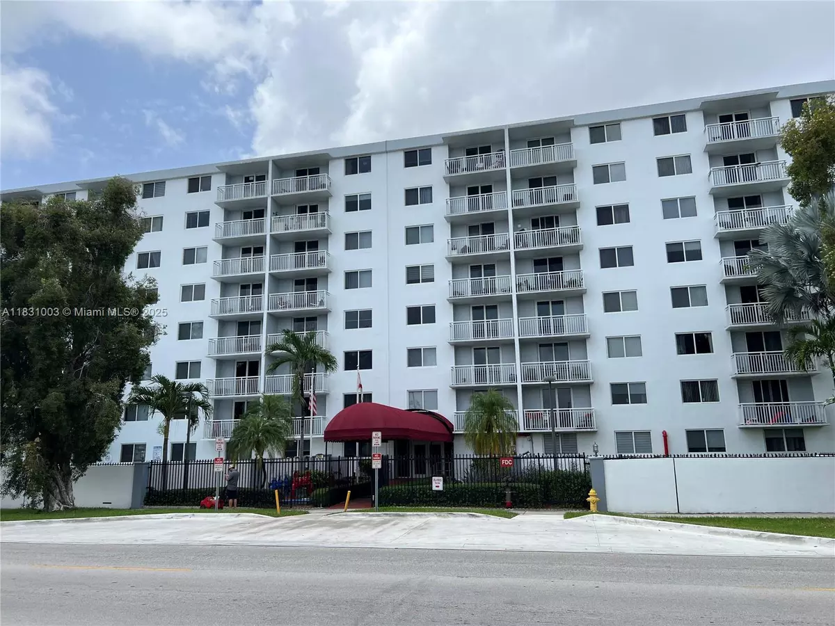 Miami, FL 33161,1251 NE 108th St #320