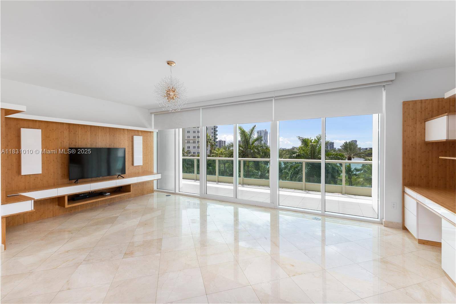 Aventura, FL 33180,20155 NE 38th Ct #603