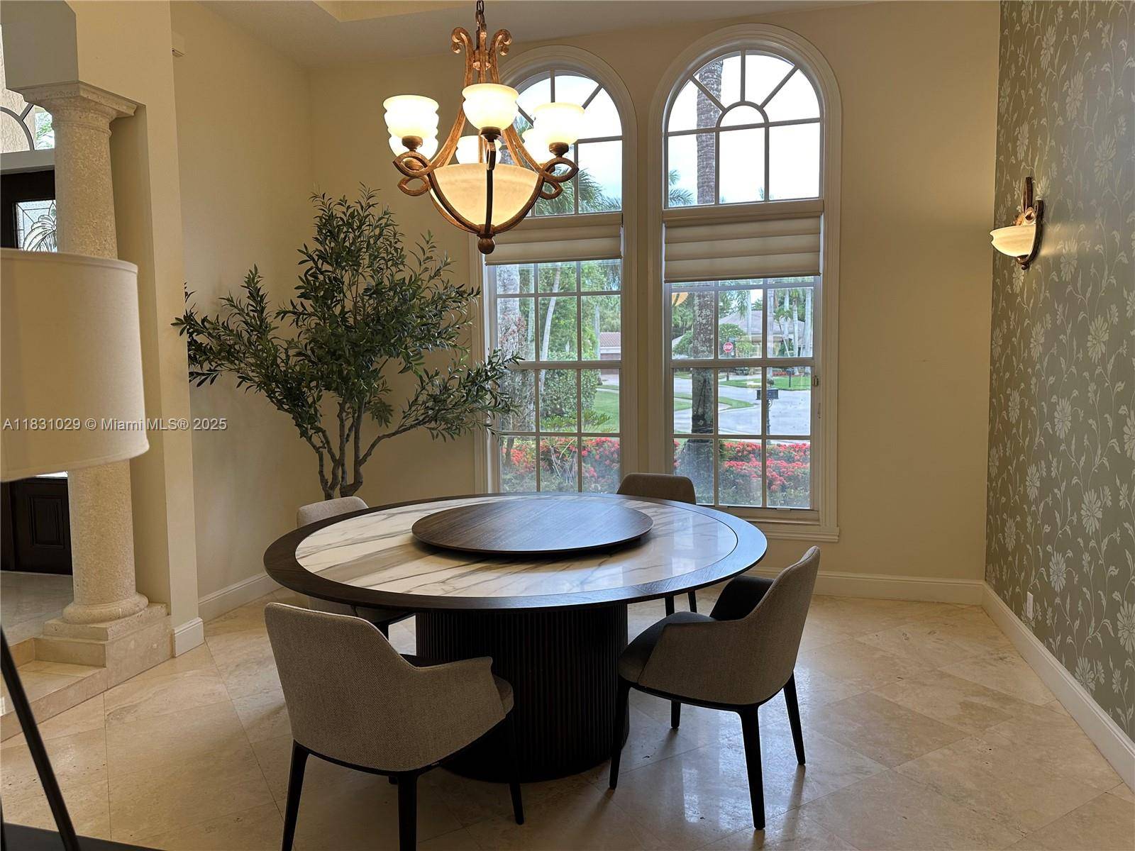 Weston, FL 33327,2534 Montclaire Ct