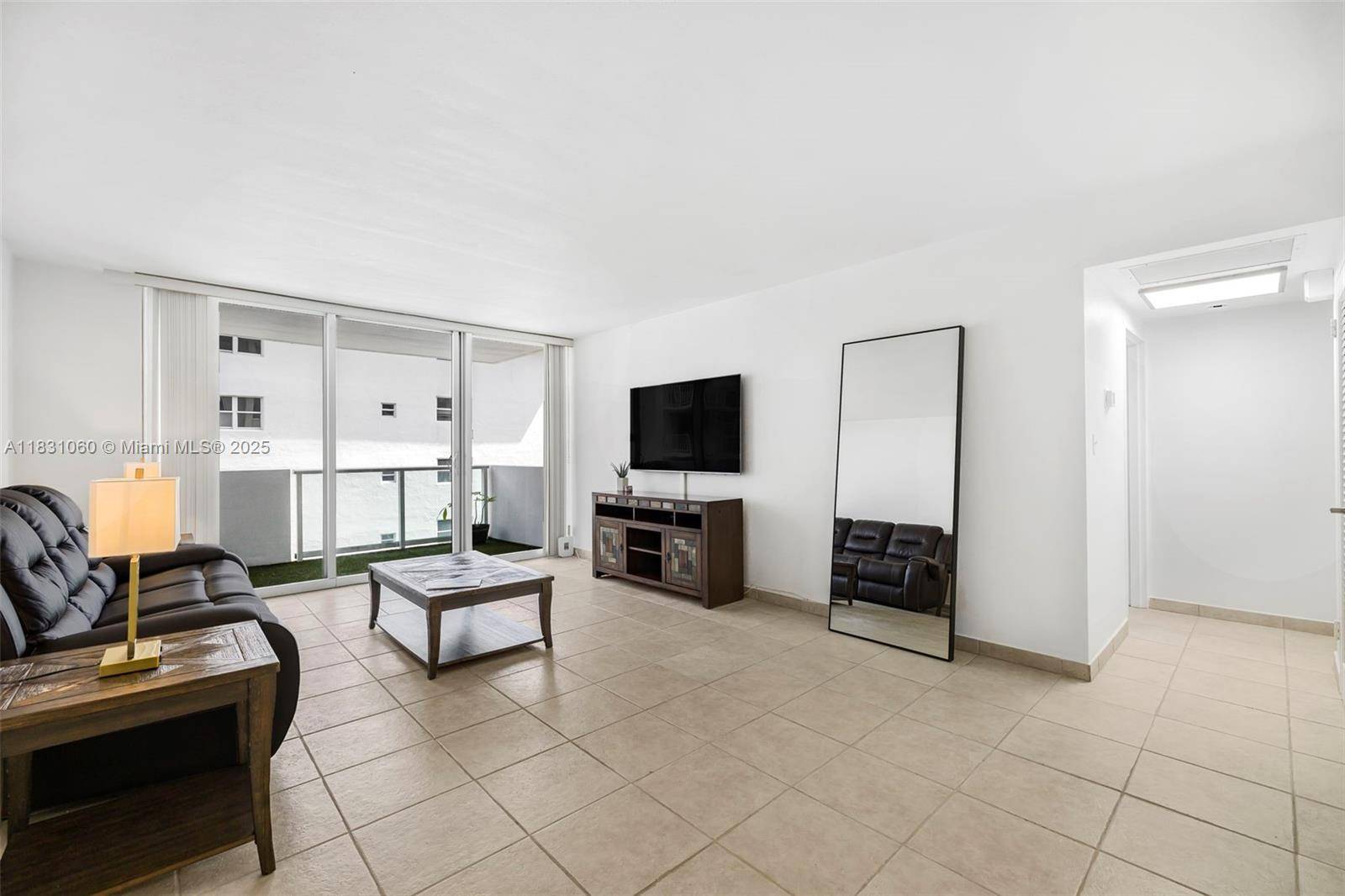 Miami Beach, FL 33139,1200 West Ave #1419