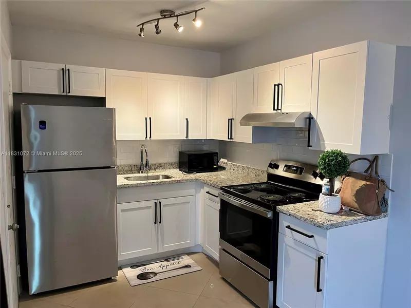 1824 Monroe St #8, Hollywood, FL 33020