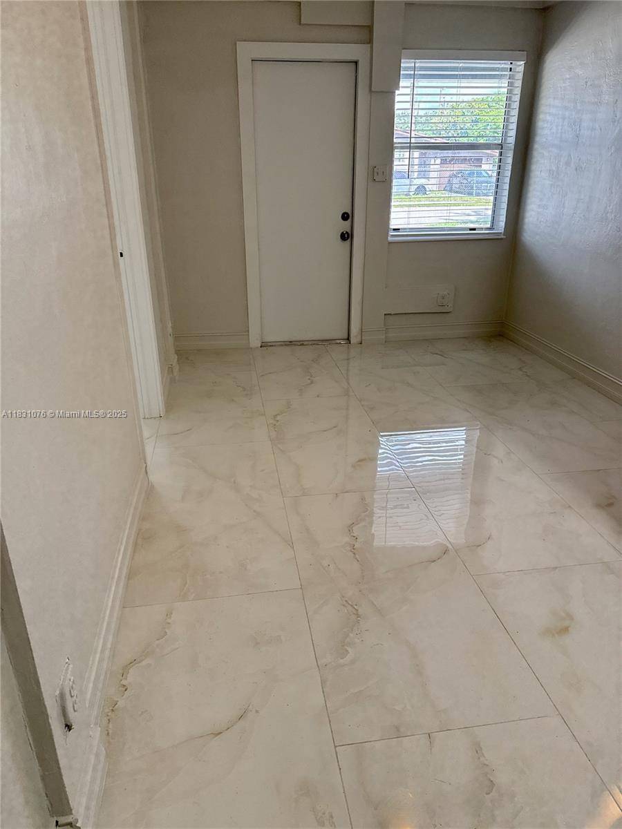 Davie, FL 33314,4332 SW 56th Ave #0