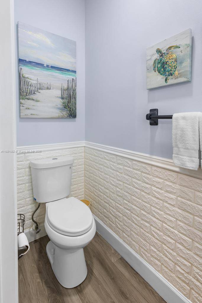 Coral Springs, FL 33071,841 NW 126th Ave