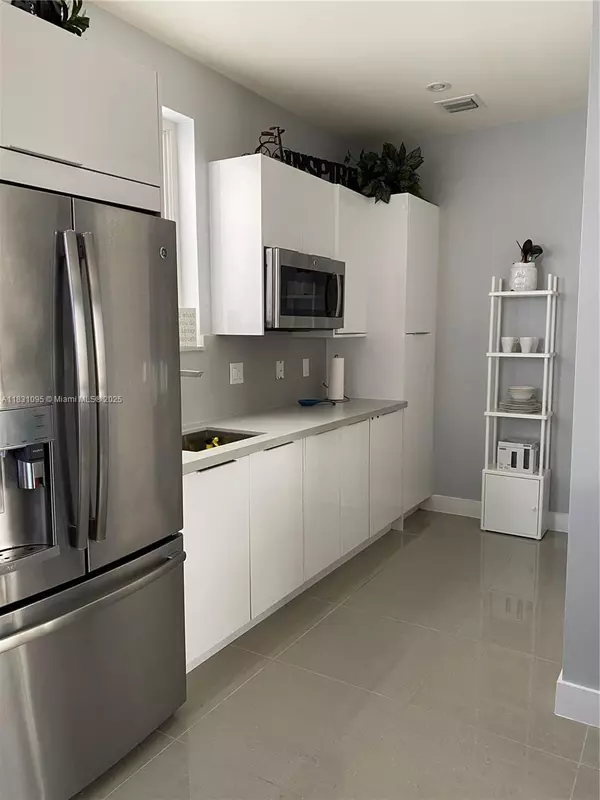 Doral, FL 33178,10424 NW 63rd Ter #01