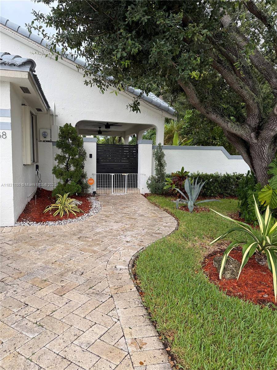 Miami Lakes, FL 33018,15158 NW 89th Ave