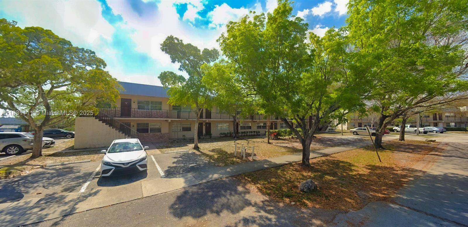 Pompano Beach, FL 33064,304 NW 30th Ct #102