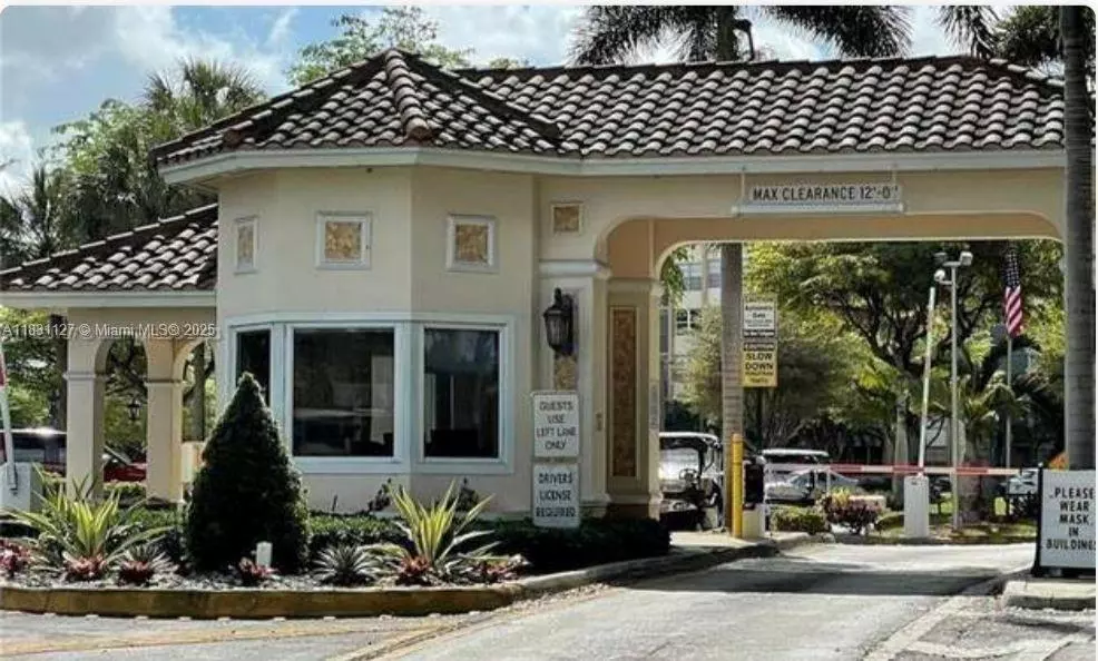 1300 Saint Charles Pl #508, Pembroke Pines, FL 33026