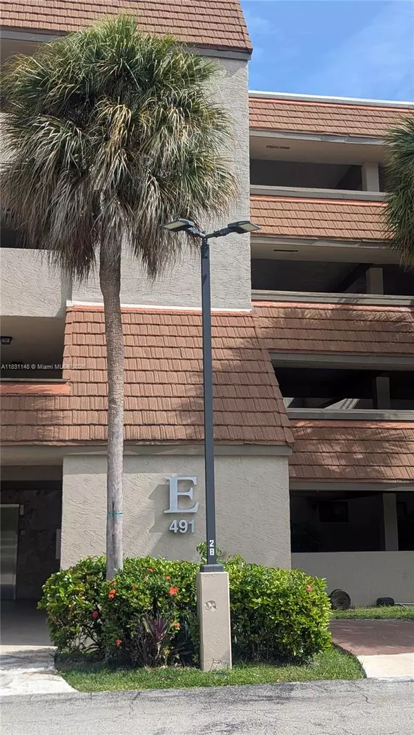Miami, FL 33179,491 Ives Dairy Rd #306-5