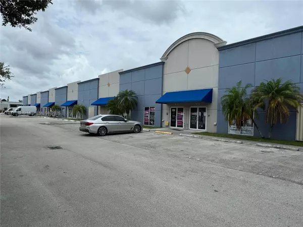 Miami Gardens, FL 33014,4980 NW 165th St #A21