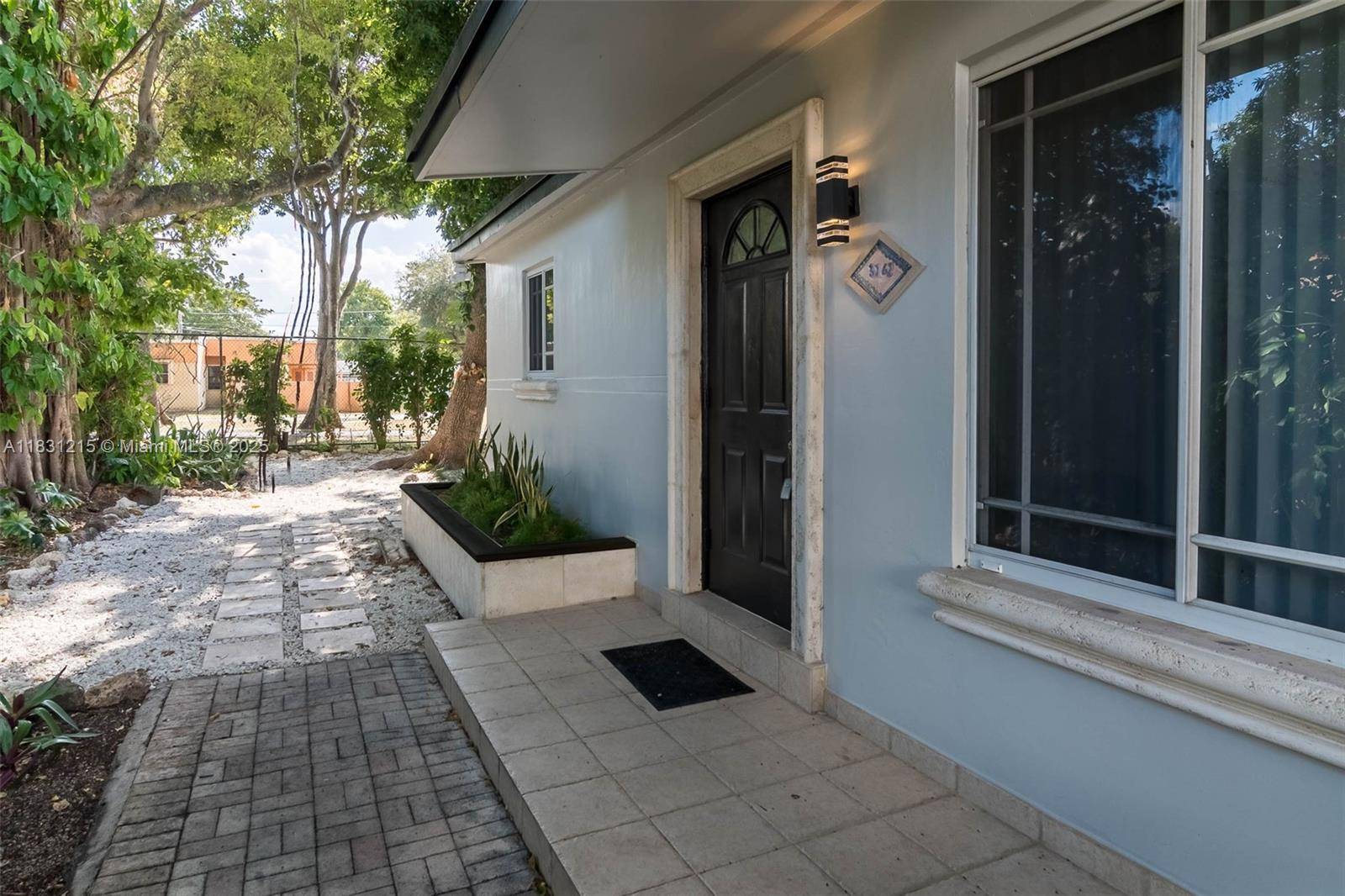Miami, FL 33133,3760 Day Ave #3762