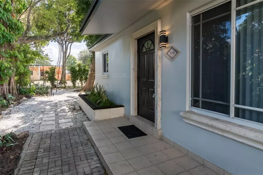 3760 Day Ave #3762, Miami, FL 33133