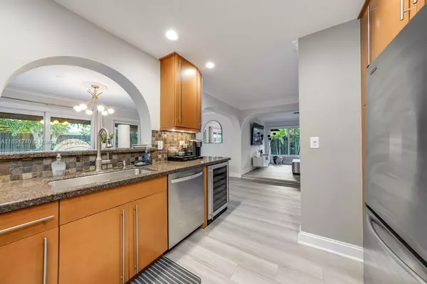 Fort Lauderdale, FL 33308,1950 NE 60th St