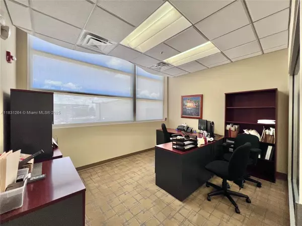 Coral Gables, FL 33146,1430 S Dixie Hwy #315