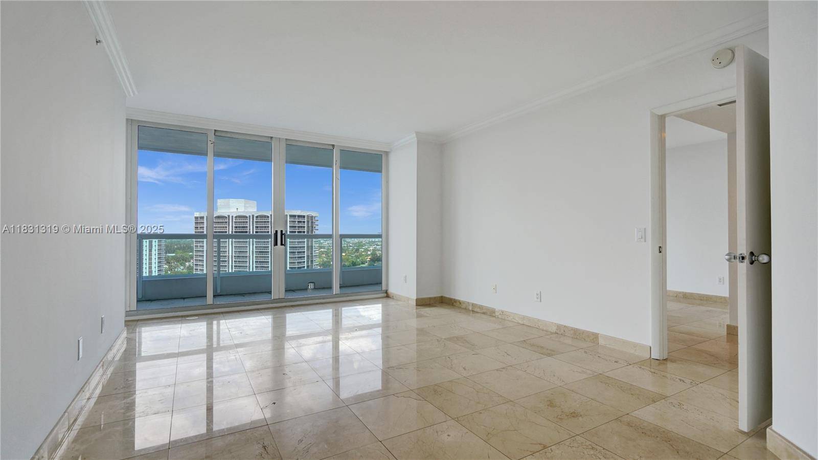 Aventura, FL 33180,21055 Yacht Club Dr #1707
